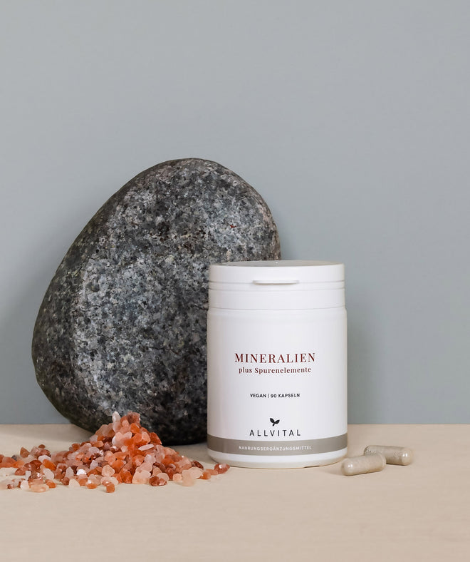 Allvital Minéraux plus oligo-éléments contient du calcium et du magnésium, du chlorure, du potassium, du sodium, du bore et de l'iode. Pour des muscles et des os sains. Allvital Minéraux plus oligo-éléments contient du calcium et du magnésium, du chlorure, du potassium, du sodium, du bore et de l'iode. Pour des muscles et des os sains.