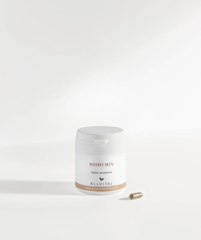 Allvital Biohumine contient des acides humiques et fulviques et est enrichie en vitamine C. Allvital Biohumine contient des acides humiques et fulviques et est enrichie en vitamine C.