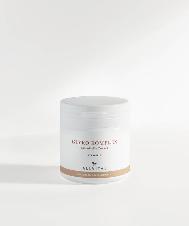 Allvital Glyko Komplex contient tous les sucres simples essentiels provenant de l'aloe vera, de la manne, de la racine de tragicaire et de l'angélique. Allvital Glyko Komplex contient tous les sucres simples essentiels provenant de l'aloe vera, de la manne, de la racine de tragicaire et de l'angélique.