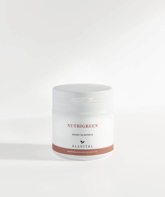 Allvital Nutrigreen contient un mélange de légumes en poudre combiné à des vitamines B et de la coenzyme Q10 pour soutenir le système immunitaire. Allvital Nutrigreen contient un mélange de légumes en poudre combiné à des vitamines B et de la coenzyme Q10 pour soutenir le système immunitaire.