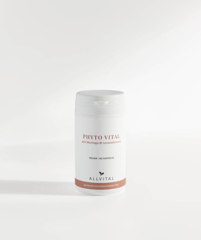 Allvital Phyto Vital contient du moringa, de l'aronia et les acides amines, pour soutenir la vitalité. Allvital Phyto Vital contient du moringa, de l'aronia et les acides amines, pour soutenir la vitalité.